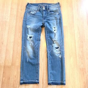 American Eagle Outfitters Super Stretch Artist Crop Distressed Jeans 2 Reg